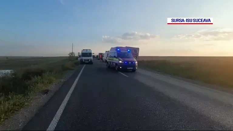 A fost activat Planul Roșu pe „Drumul morții”. Accident între două mașini și un microbuz. Sunt doi morți și opt răniți