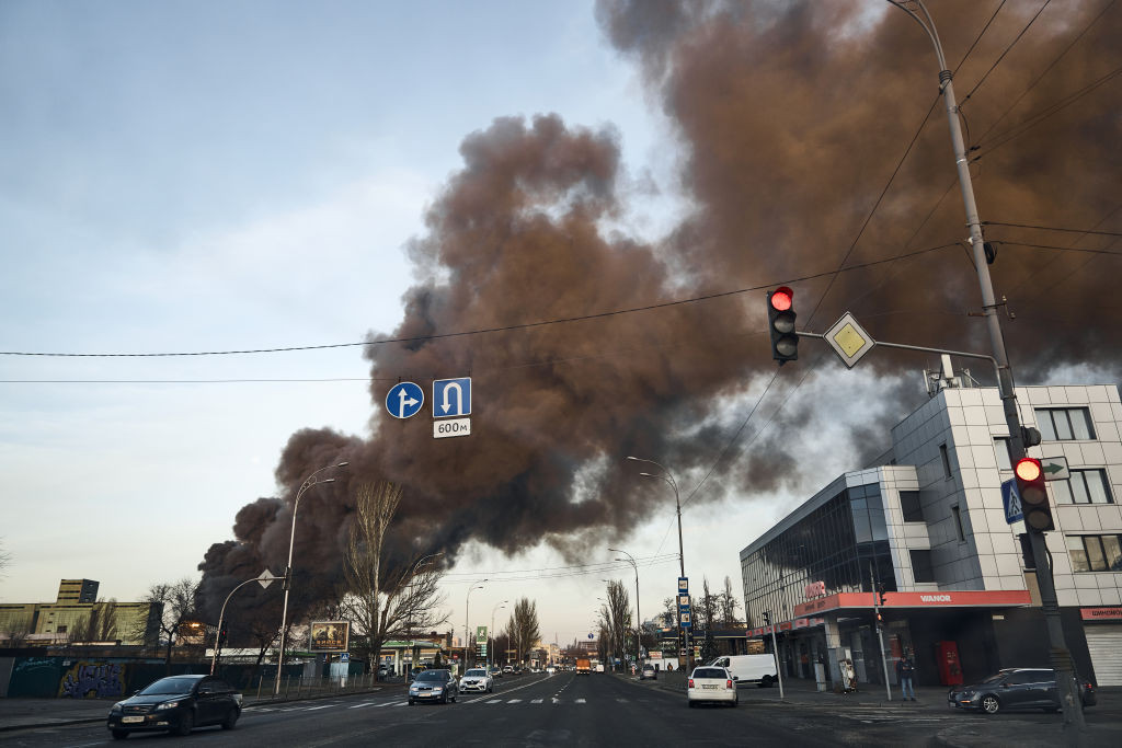 Sătul de restricții, Kievul pune presiune pe SUA. Apelul disperat după noul atac masiv și „ticălos” al Rusiei