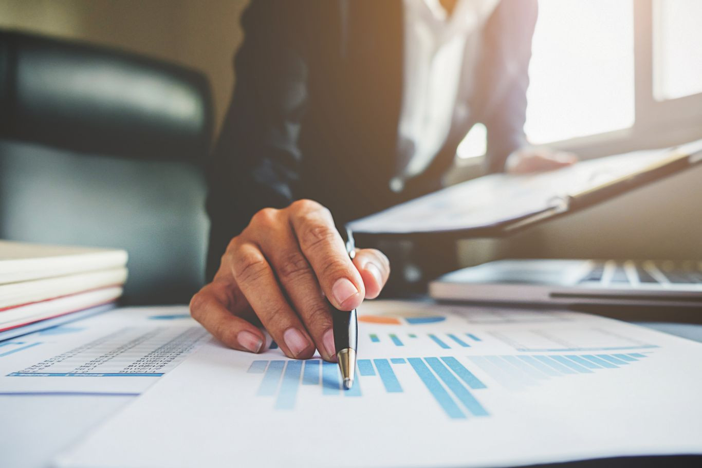 (P) Cum alegi contabilitatea pentru SRL în 7 pași