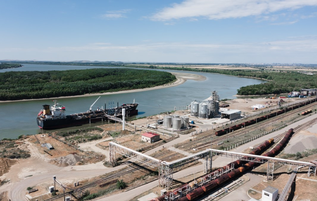 Guvernul României începe negocierile pentru cumpărarea portului strategic din Republica Moldova