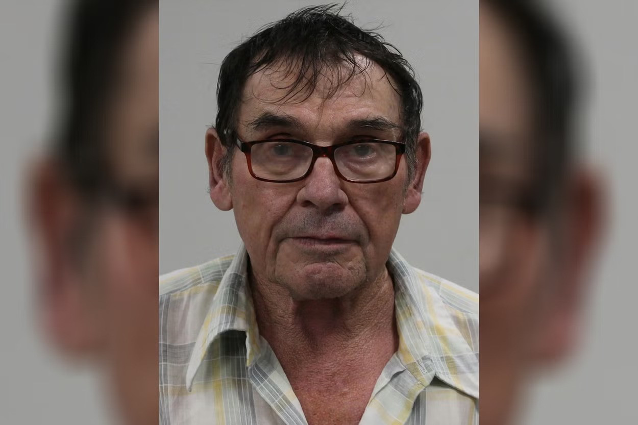 O femeie care avea dureri de cap a descoperit că soțul ei încerca să o ucidă încet ca să se căsătorească cu fiica sa