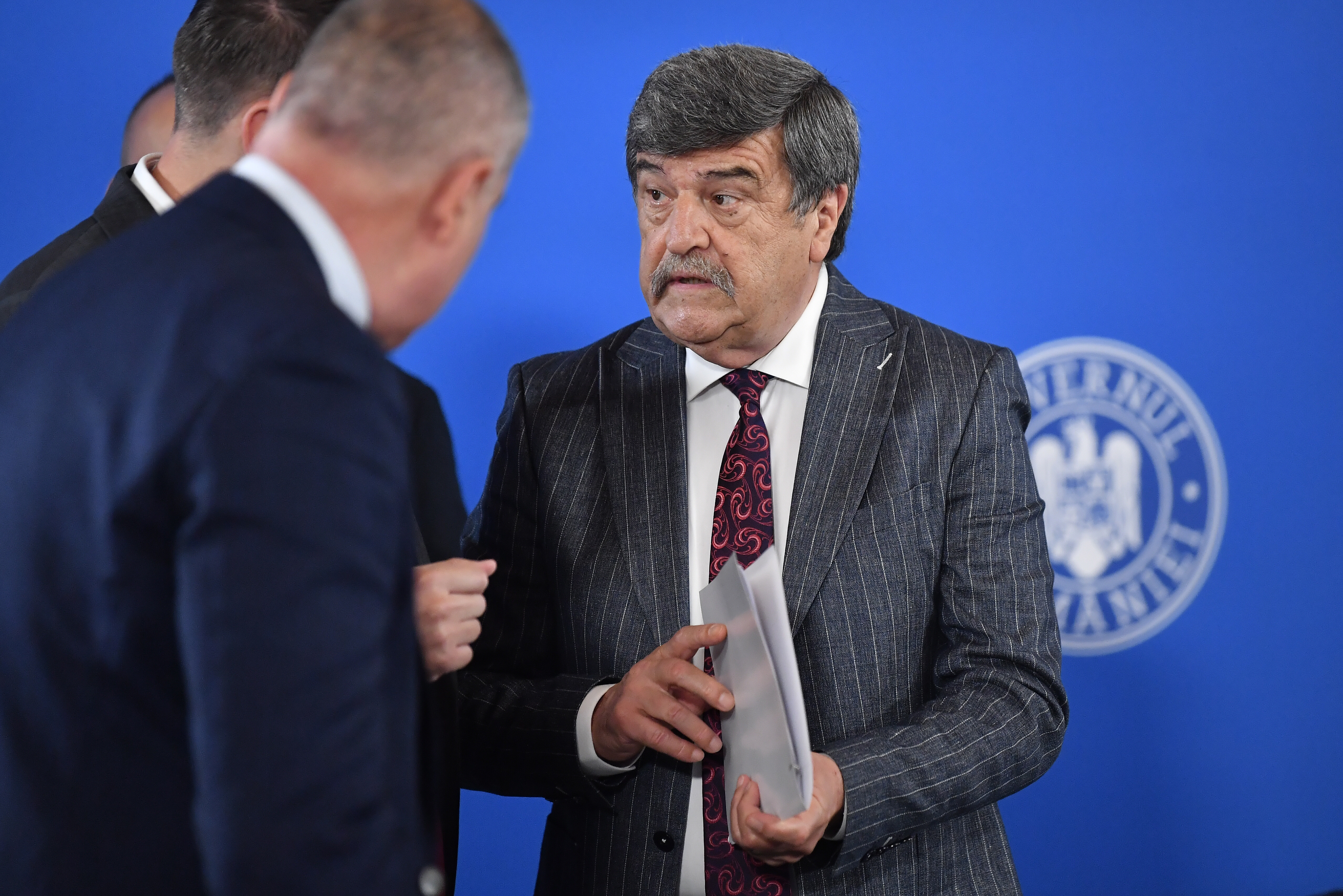 Cum și-a mărit singur salariul președintele Autorității Electorale Permanente. Explicațiile uluitoare ale lui Toni Greblă