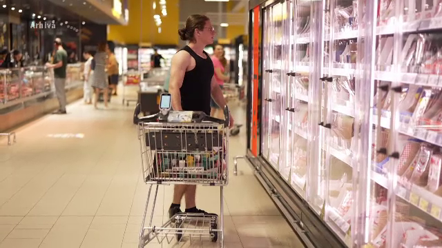 Alimentele care au avut cele mai mari scăderi de preț după ce statul a cerut plafonarea adaosului comercial