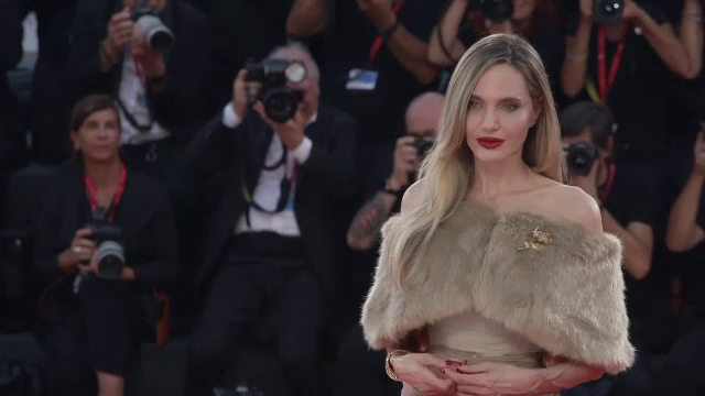 Angelina Jolie, apariție de senzație la Festivalul de Film de la Veneția. Cum s-a pregătit pentru rolul Mariei Callas