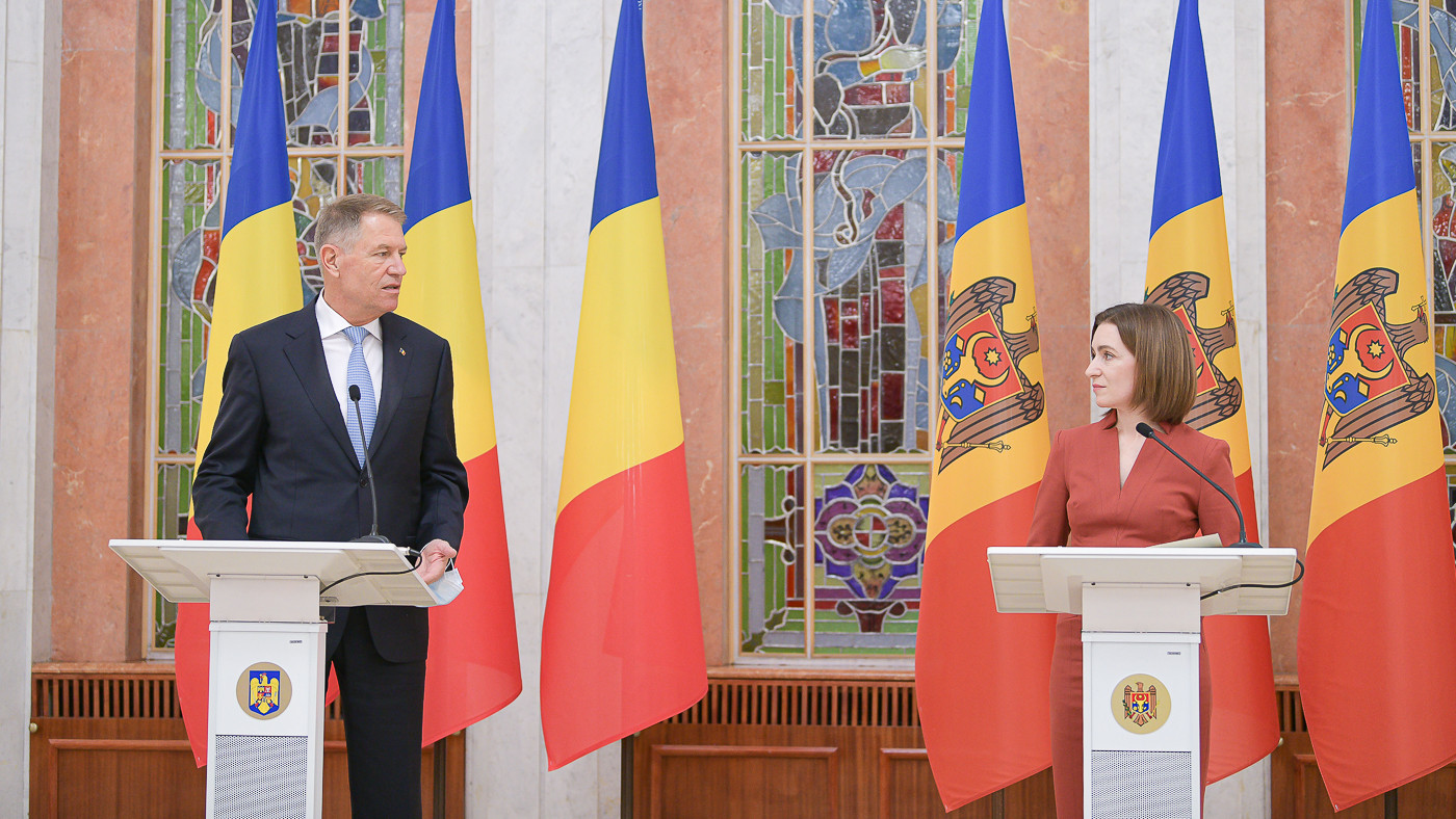 Klaus Iohannis, vizită de stat în Republica Moldova. Președintele va semna un acord de cooperare cu Maia Sandu