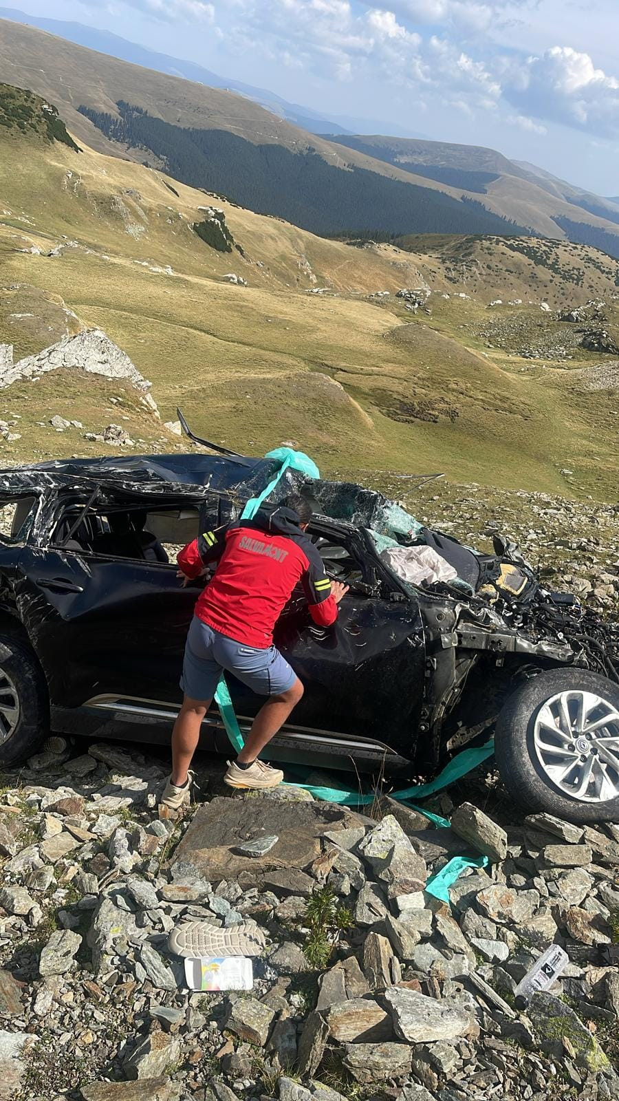 Un bărbat dat dispărut din Alba a fost găsit mort într-o prăpastie, pe Transalpina. Ce bilet a lăsat familiei