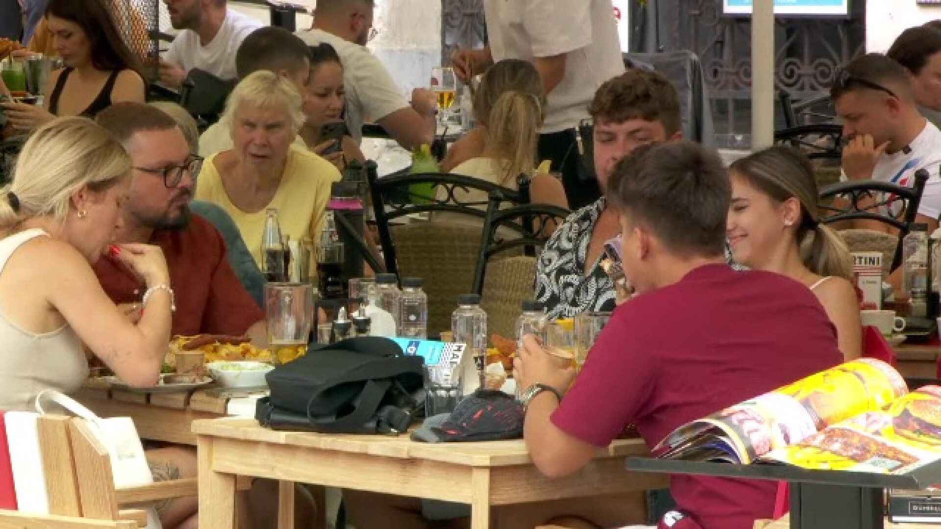 Ce prețuri sunt acum într-o stațiune de la munte din România: 30 de lei o ciorbă, 65 de lei o friptură