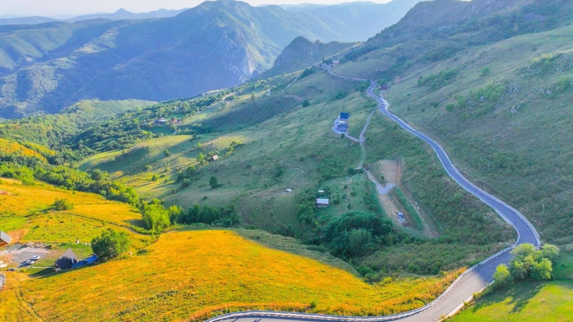 Transapuseana, cel mai scump drum judeţean din România, va fi recepţionat în septembrie. VIDEO