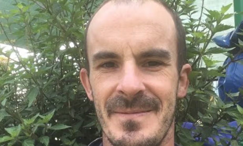 Un asistent de la Protecția Copilului recunoaște 307 violuri asupra copiilor din grija sa. Oamenii au plâns la audiere