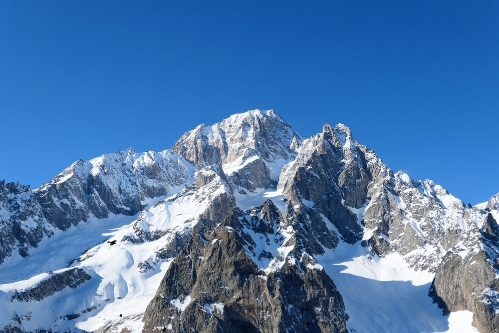 Un alpinist român a murit pe un traseu, în masivul Mont Blanc. A căzut 200 de metri într-o râpă