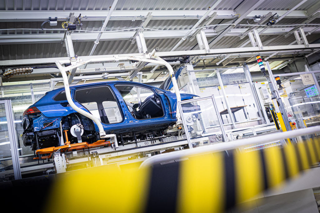 Probleme pentru un mare producător auto din Europa. Se pregătește să închidă din fabrici