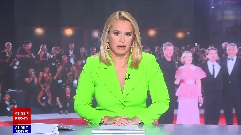 Brad Pitt a surprins publicul la Veneția. Cum arată iubita sa, cu aproape 30 de ani mai tânără