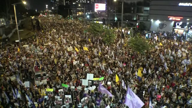 Sute de mii de israelieni protestează față de conducerea statului. Netanyahu: ”Vă cer iertare că nu am reușit”