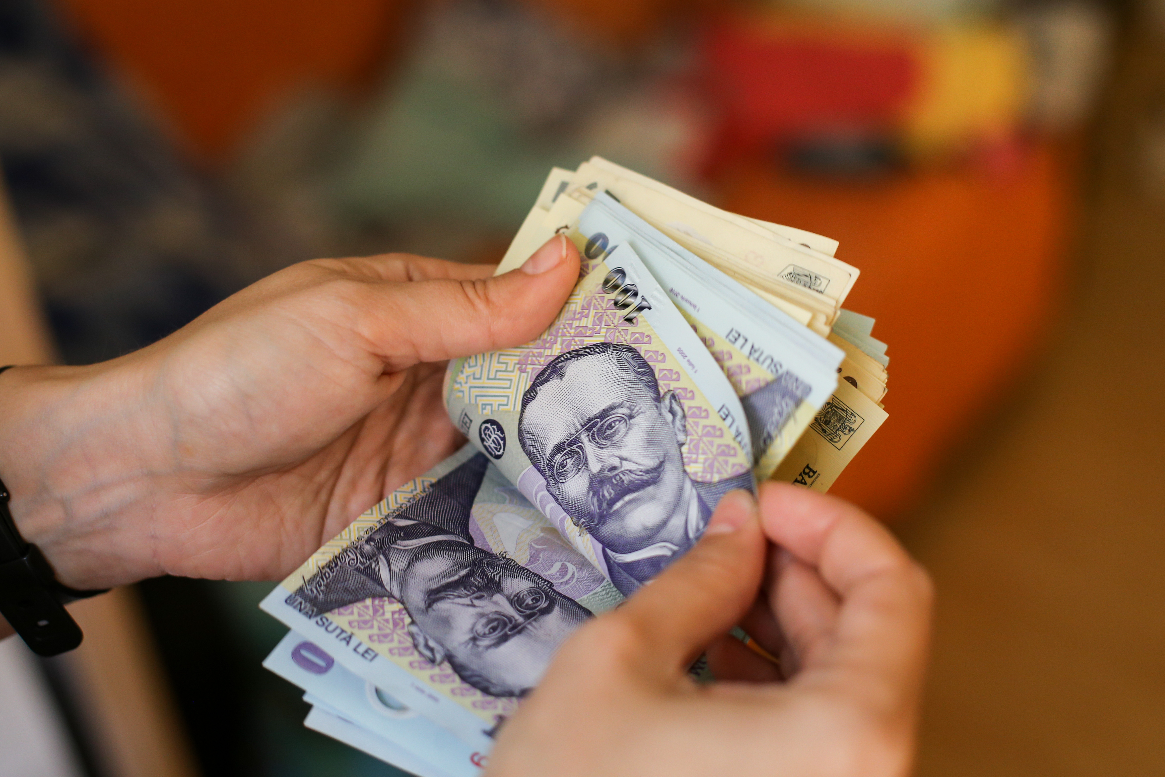 Cresc beneficiile pentru angajații din România. Valoarea unor tichete va fi indexată