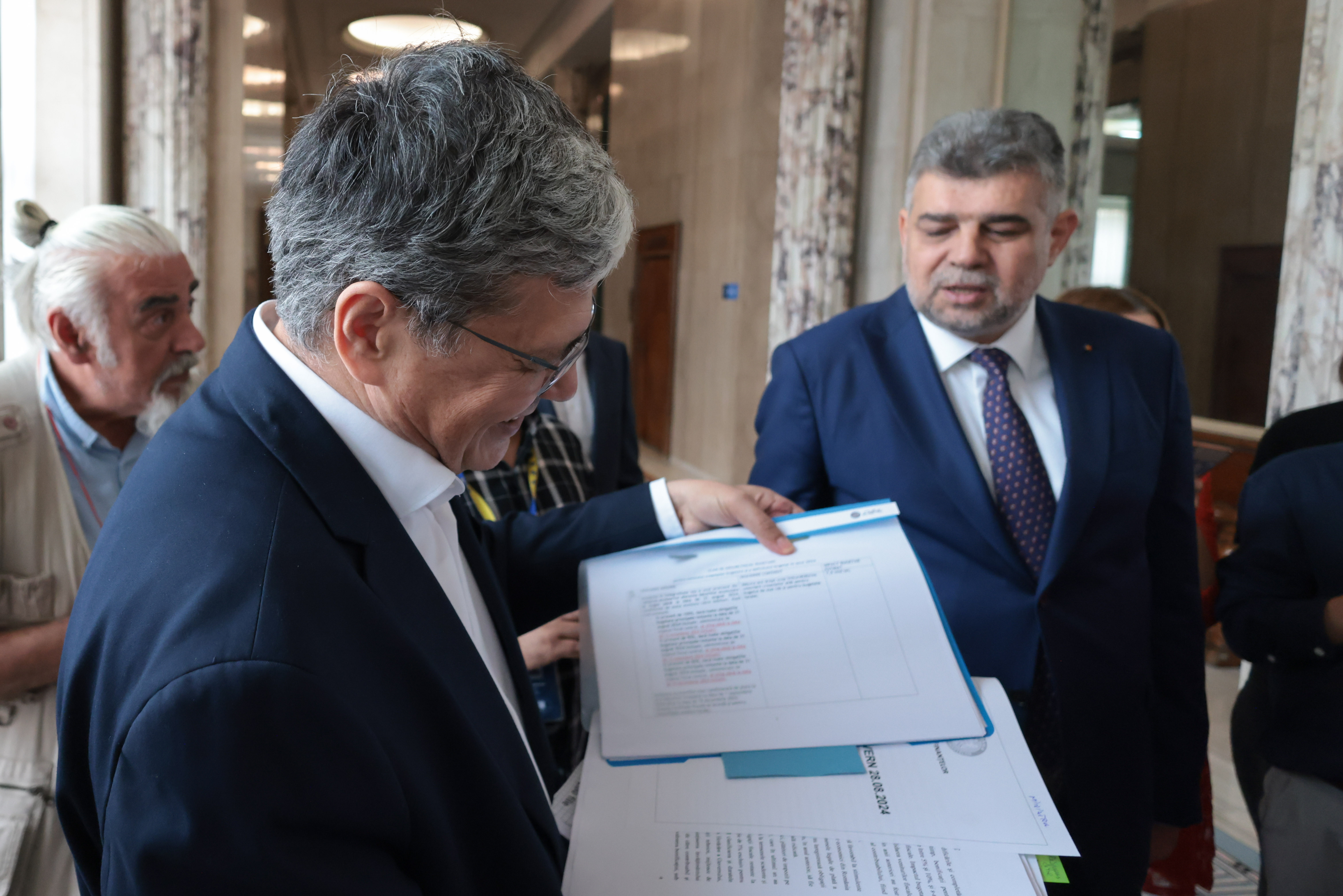 Cu un deficit bugetar în creștere, Guvernul anunță cheltuieli suplimentare. Cât a alocat pentru „revitalizarea industriei”