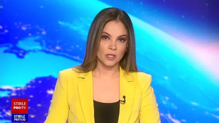 După furtunile care au distrus o bucată bună din litoral, plaja din Mamaia este sufocată acum de alge în putrefacție