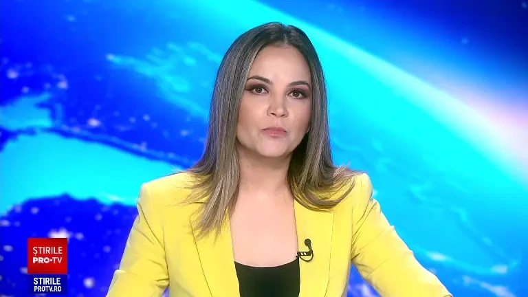 După furtunile care au distrus o bucată bună din litoral, plaja din Mamaia este sufocată acum de alge în putrefacție