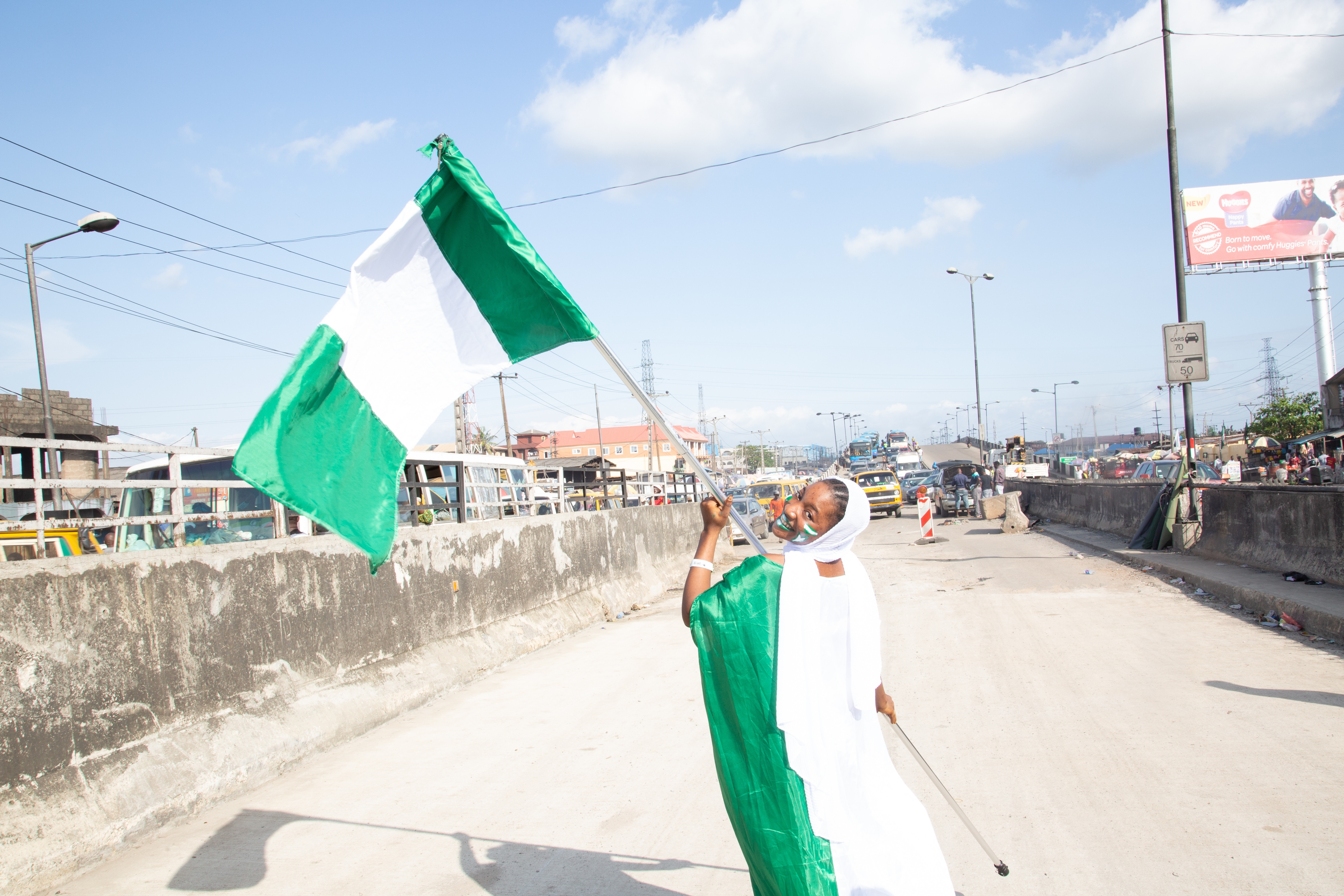 Motivul incredibil pentru care creatorul steagului Nigeriei așteaptă de un an să fie înmormântat