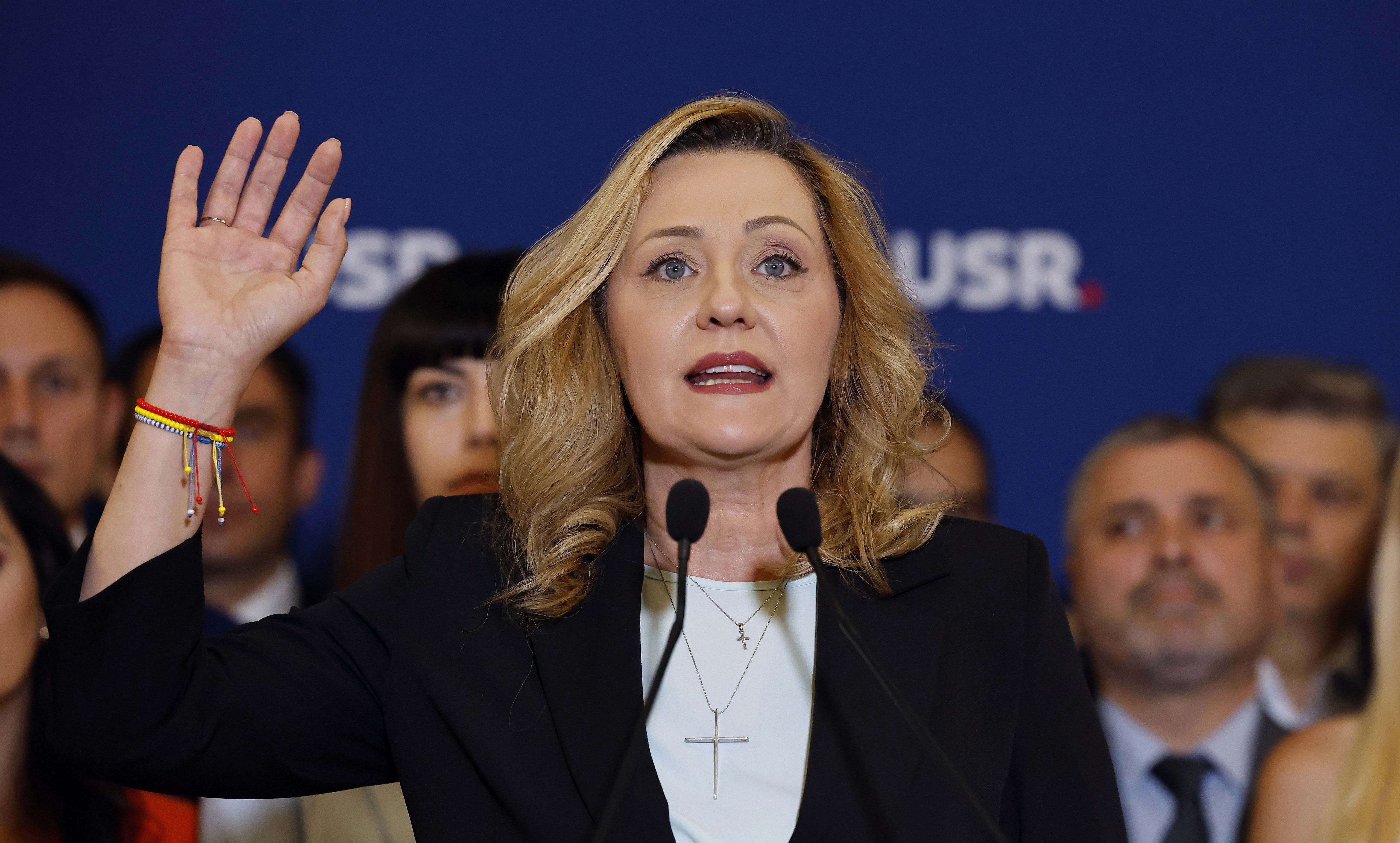 Elena Lasconi, după ce Mircea Geoană a ”atacat murdar” presa: ”Suntem în România, nu la Moscova”