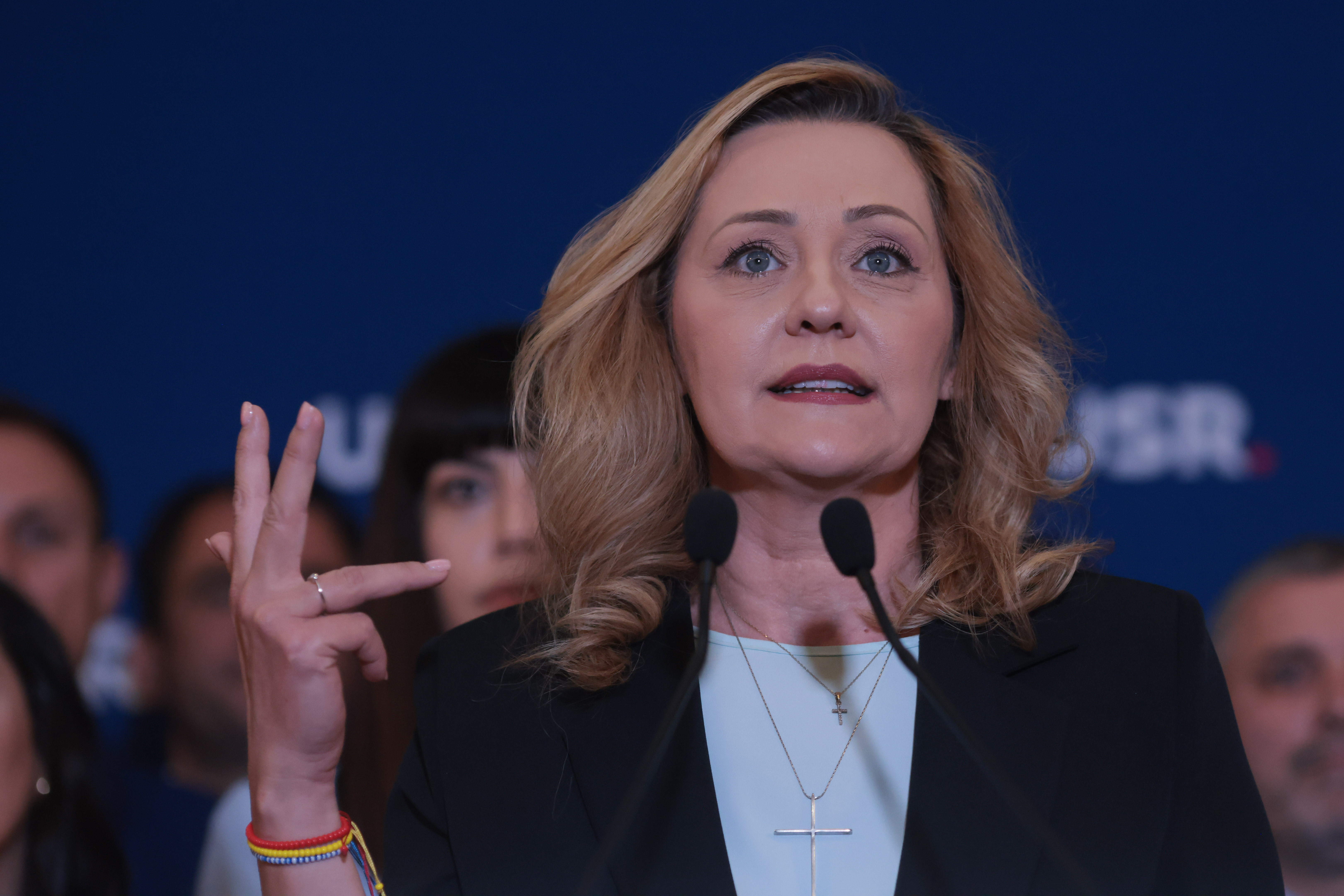 Apelul transmis de Elena Lasconi cu ocazia Zilei Naționale: "Haideţi să ne oprim un pic! Să ne ascultăm unii pe alţii"