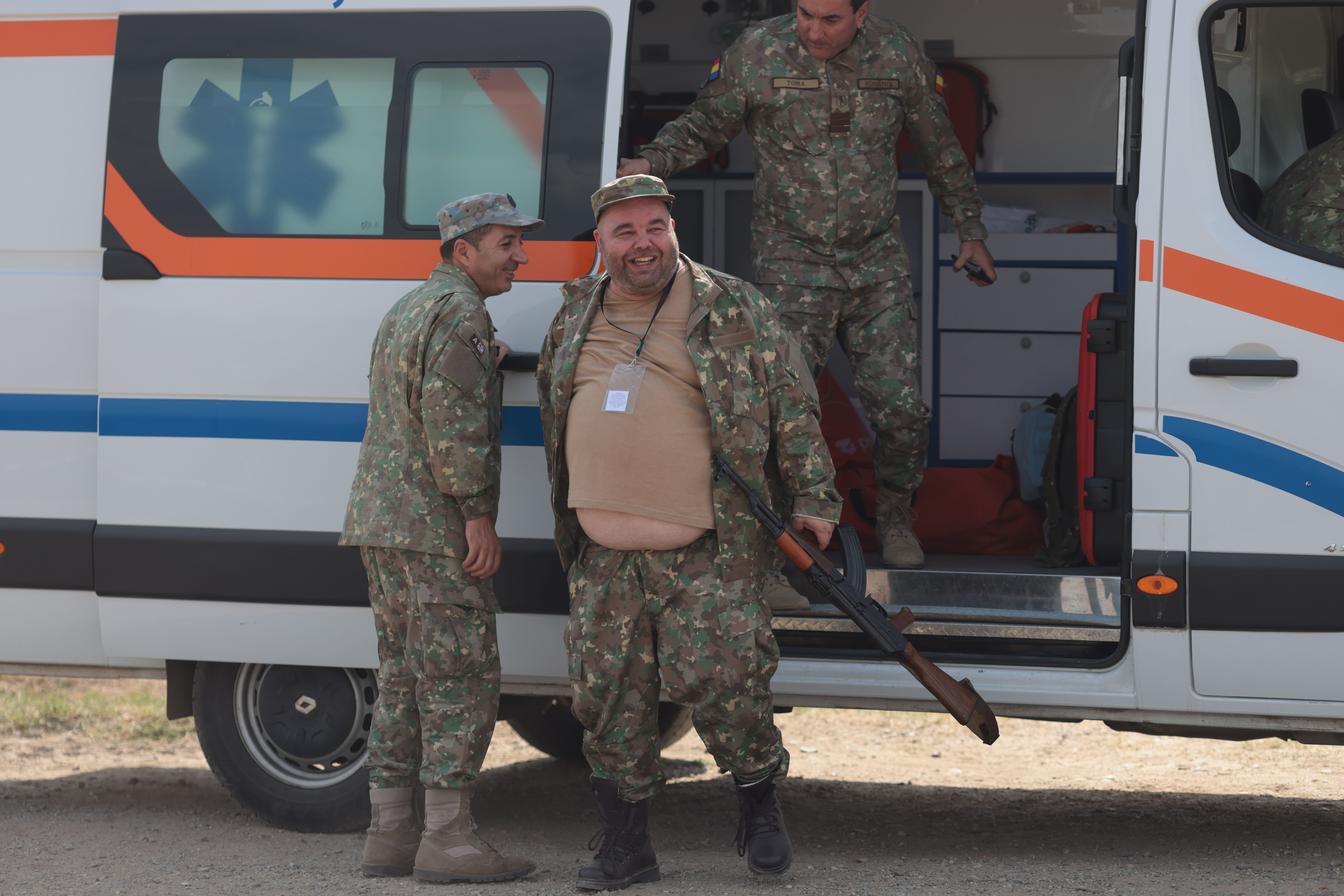 Mii de rezerviști din două județe, chemați la arme. Unii au terminat armata în era Ceaușescu. „După atâția ani e frustrant”