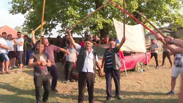 O primă victorie pentru ciobanii scoși în stradă de pestă. Sacrificarea oilor și caprelor, suspendată în anumite zone