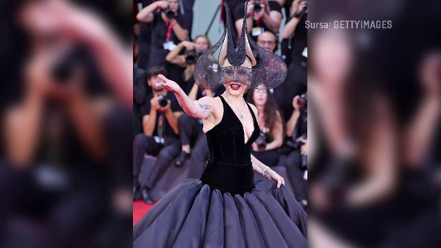 Lady Gaga și Joaquin Phoenix au strălucit pe covorul roșu, în timp ce „Joker - Delir în Doi” a primit critici dure
