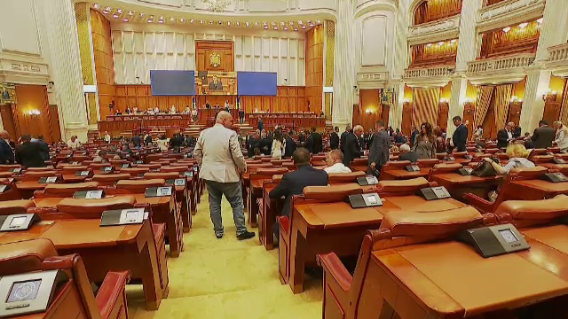 Negocieri intense pentru listele de la parlamentare. Care sunt politicienii care au un loc asigurat în noul legislativ