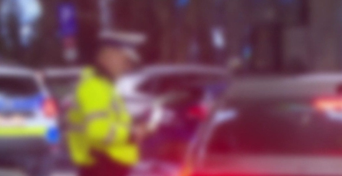 Șpagă la semafor. Câți bani cereau patru polițiști bucureșteni de la șoferii care treceau pe roșu. Oamenii legii, condamnați