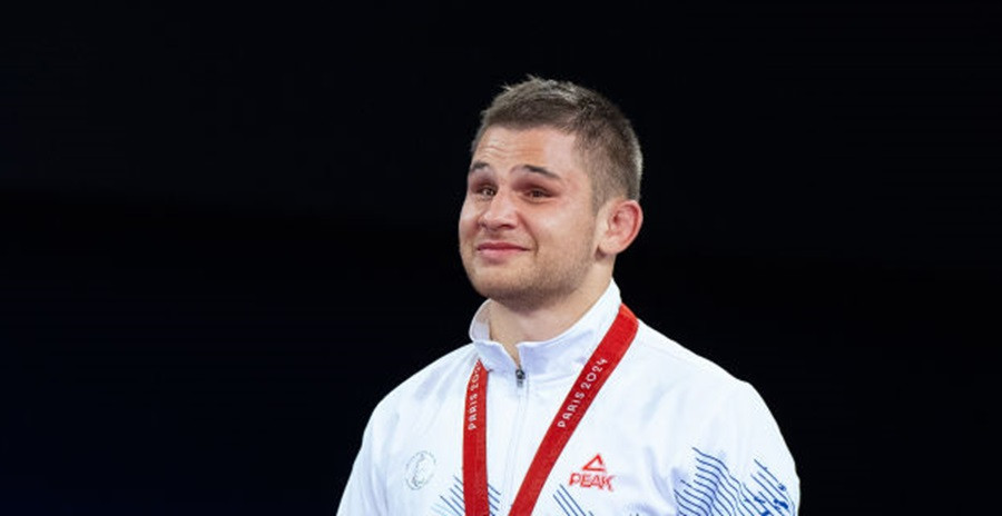 Povestea de viaţă a lui Alex Bologa, al doilea campion paralimpic din istoria României. Cum a orbit la doar 6 ani