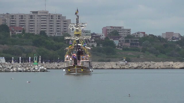 Vreme bună și prețuri prietenoase pe litoral. O croazieră cu iahtul poate fi și 1.000 de euro