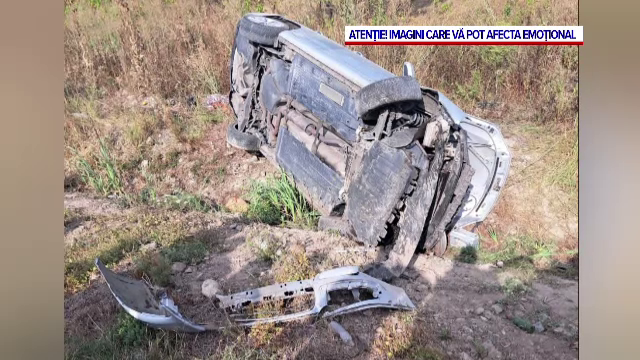 Mașină răsturnată pe drum drept în Gorj. Șoferul, un pensionar de 71 de ani, ar fi pierdut controlul volanului