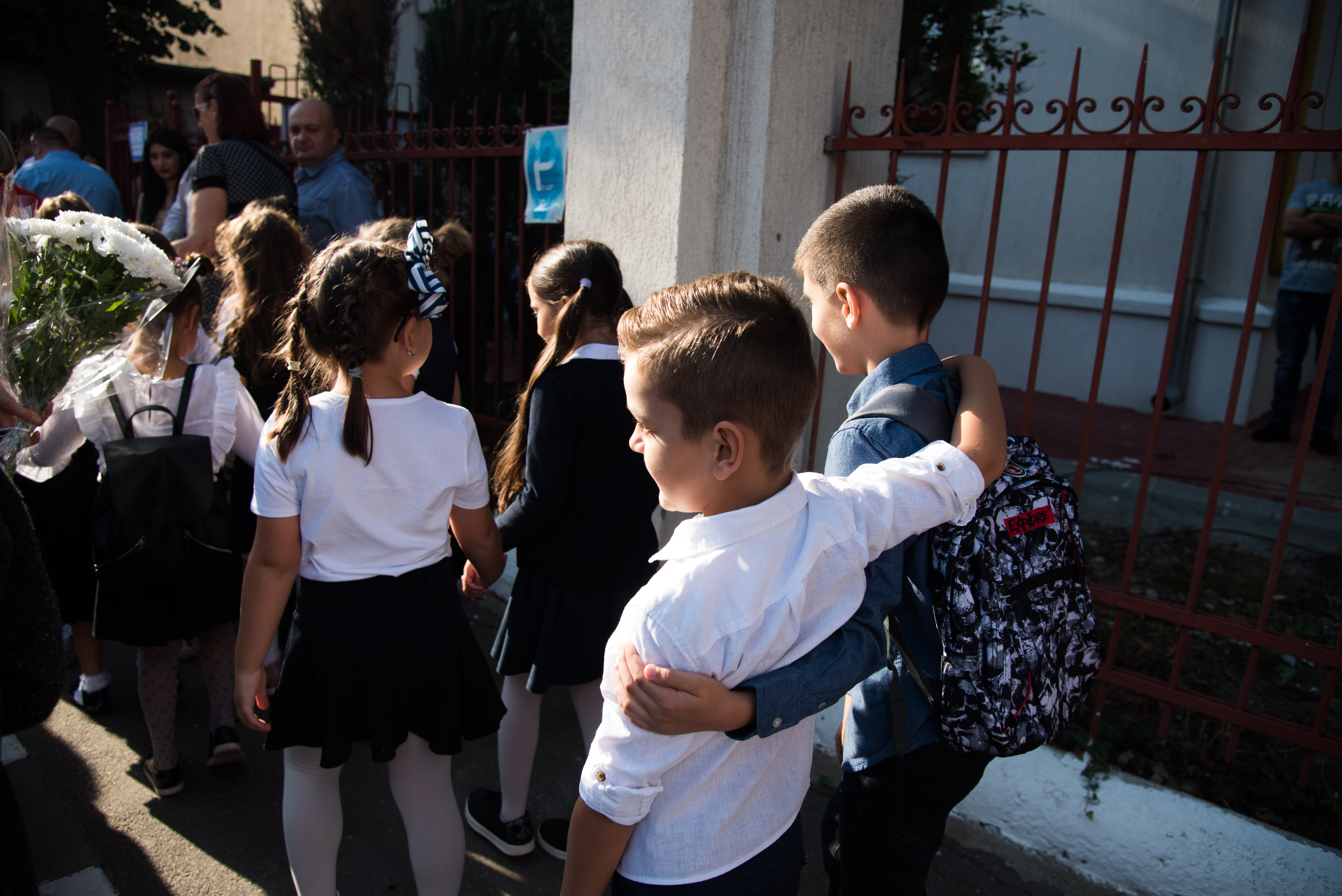 Câți părinți sunt mulțumiți de profesori și învățători. Aproape 40% plătesc pentru meditații private - studiu IRES