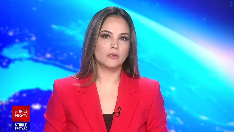 Șocul trăit de o femeie care își ducea copiii la școală. S-a trezit cu mașina în flăcări după ce a fost lovită din spate