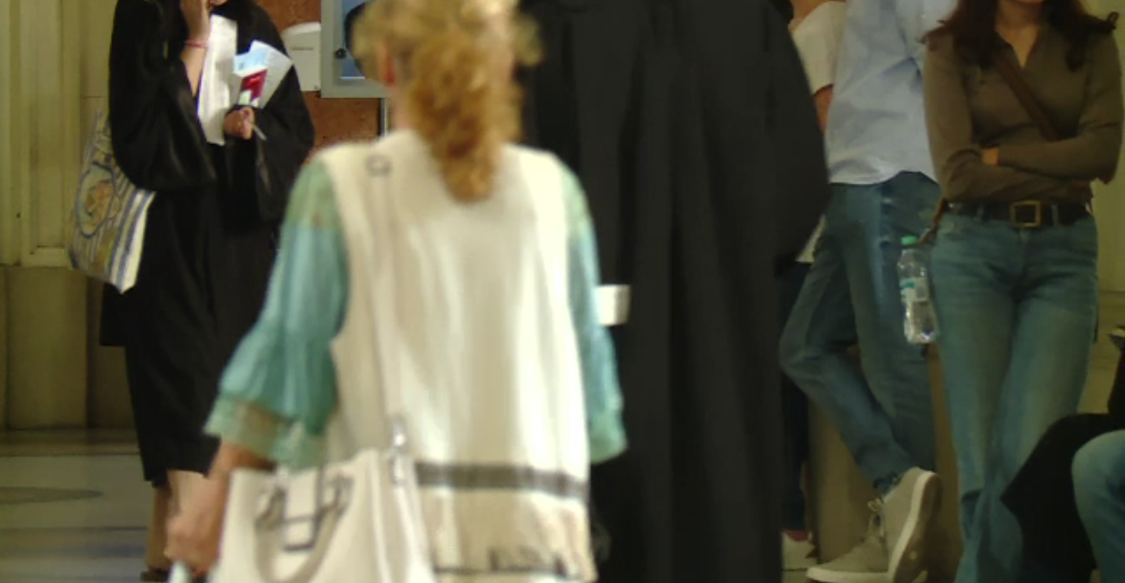 Avocată din București, condamnată pentru înșelăciune: A falsificat sentințe și a păcălit o femeie care credea că a divorțat