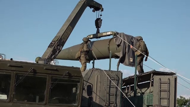 Putin amenință NATO cu un război total, iar echipa Trump dezvăluie ce va face în Ucraina dacă ajunge la Casa Albă