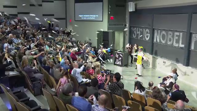 Premiile Ig Nobel 2024: cum înoată păstrăvii morți și mamiferele care respiră prin anus. ”E foarte util”