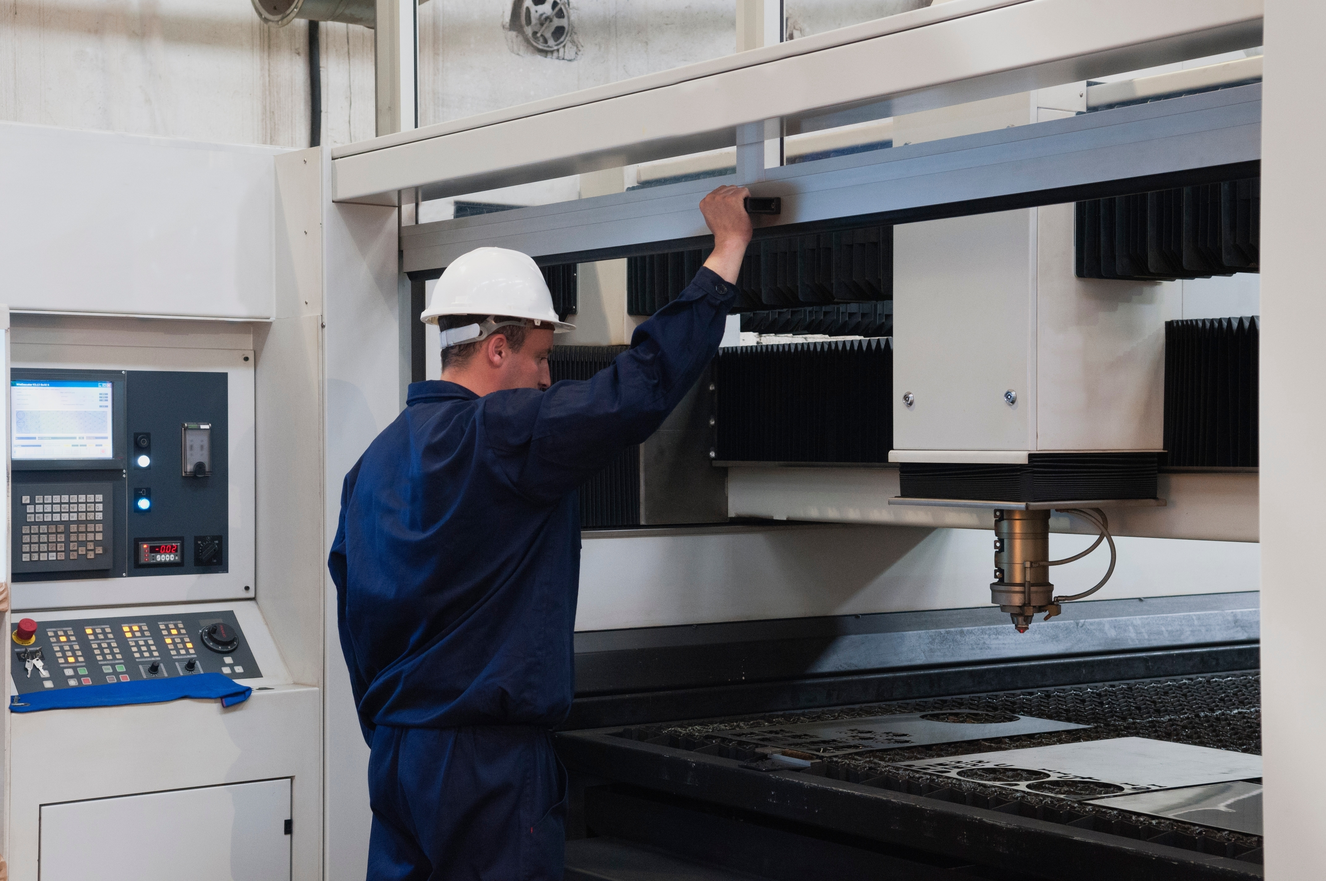 Ultima mare industrie a României, amenințată de concedieri masive. Care este motivul