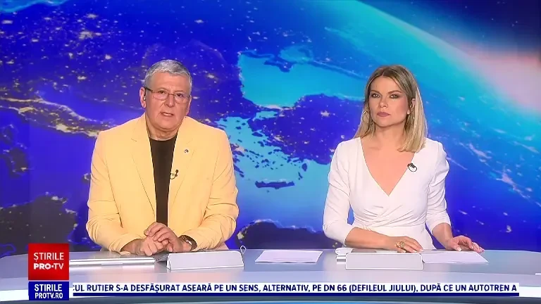 Gălățenii rămași pe drumuri din cauza inundațiilor au primit mâncare și haine într-o tabără. „E apa până-n tavan”