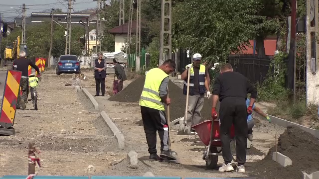 Modul inedit prin care o primărie din Prahova ține legătura cu cetățenii. Ce părere au sătenii despre „Ro-Alert local”