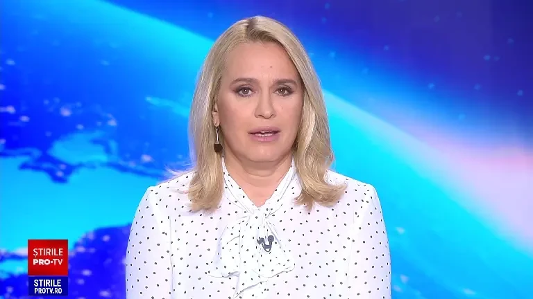 Pompierii australieni au pozat la bustul gol, cu animale în brațe, pentru calendarul din 2025