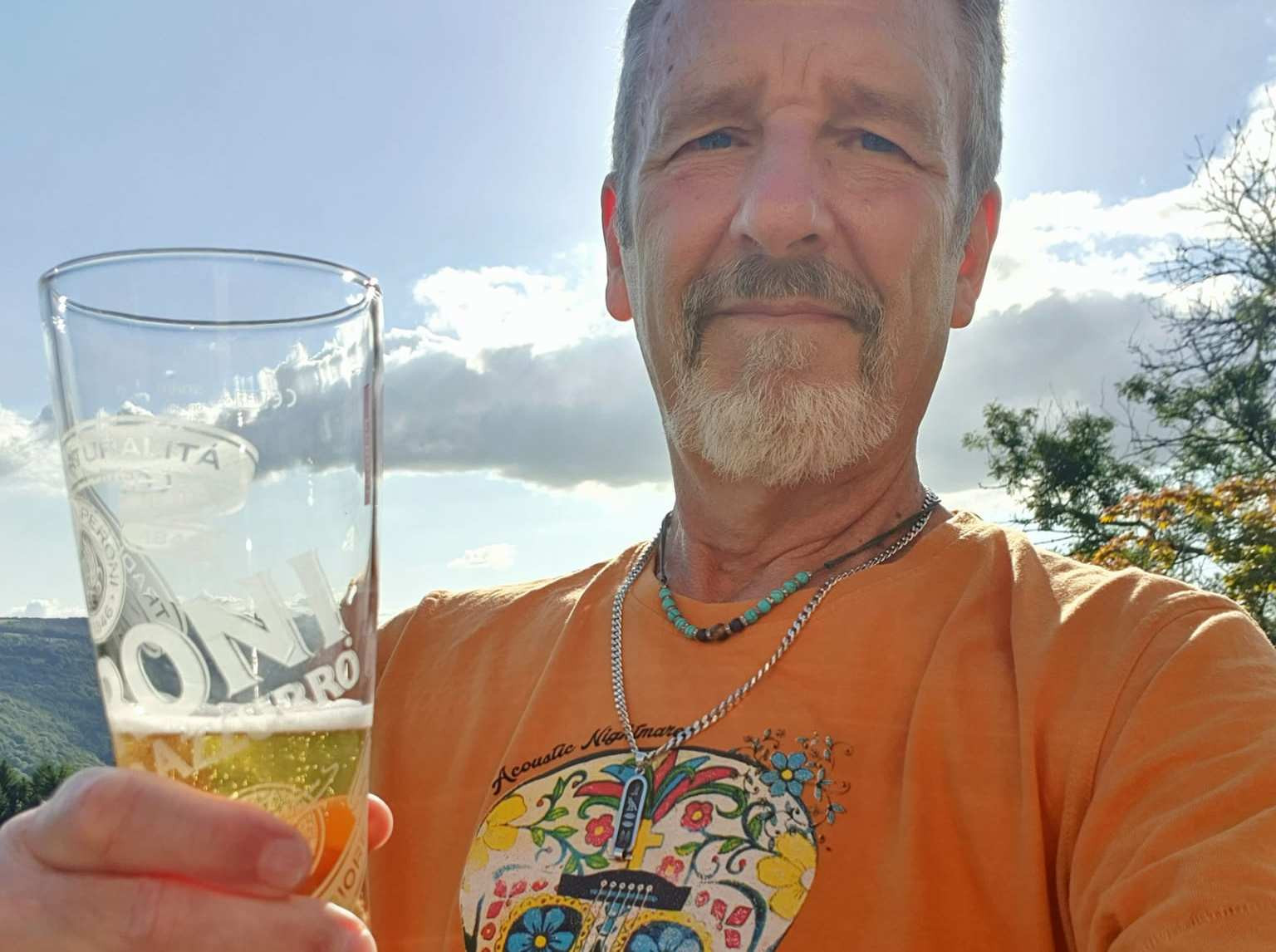 Un bărbat a murit într-un accident stupid în bucătărie. S-a înjunghiat singur din cauza unor burgeri