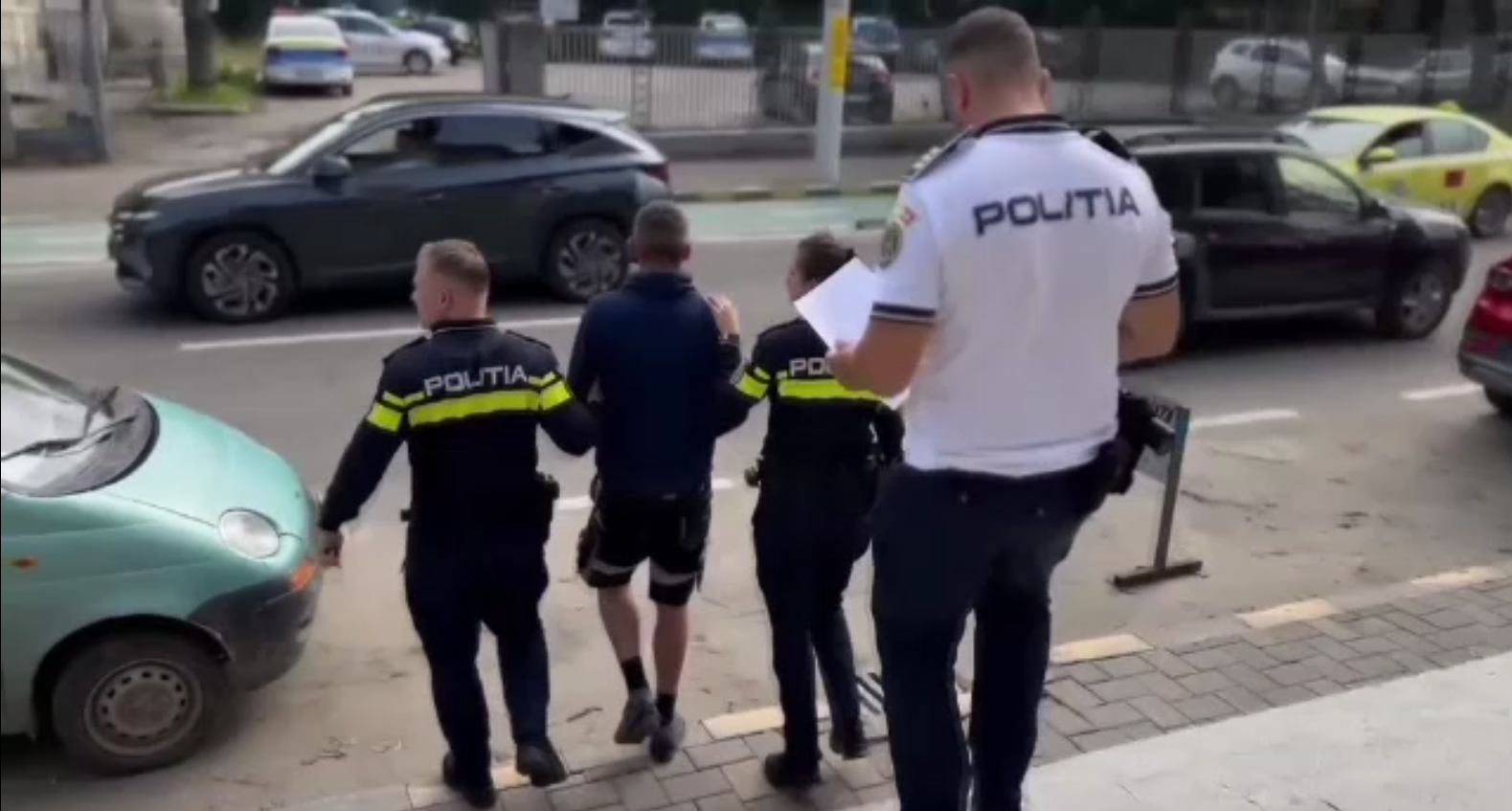 Un șofer din Arad care a fugit de la locul accidentului după ce a lovit mortal o femeie a fost arestat preventiv