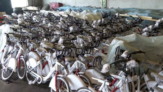 Sute de biciclete cumpărate de Primăria Arad cu aproape un milion de euro nefolosite în depozit. Ce probleme au apărut