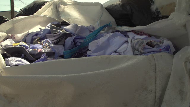 De la 1 ianuarie 2025, România va fi obligată să colecteze selectiv deșeurile textile. La noi nu există centre de reciclare
