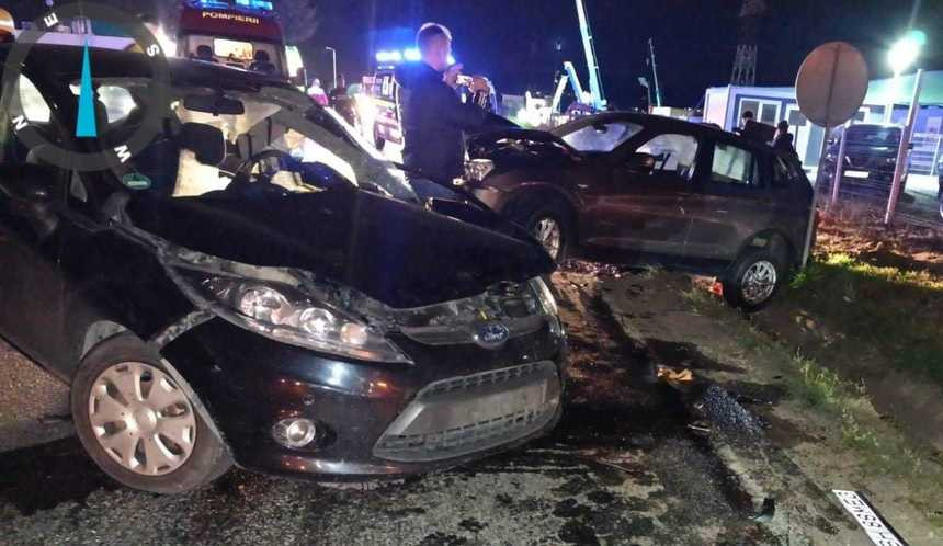 Accident grav în Cluj. Cinci tineri, răniţi după ce două maşini s-au ciocnit. Între victime, o fată de 15 ani