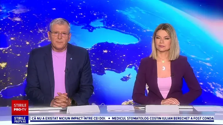 Momentul emoționant în care pompierii din Suceava îi cântă unei bătrâne, în timp ce-i scoteau apa din casă. Ce era în acea zi