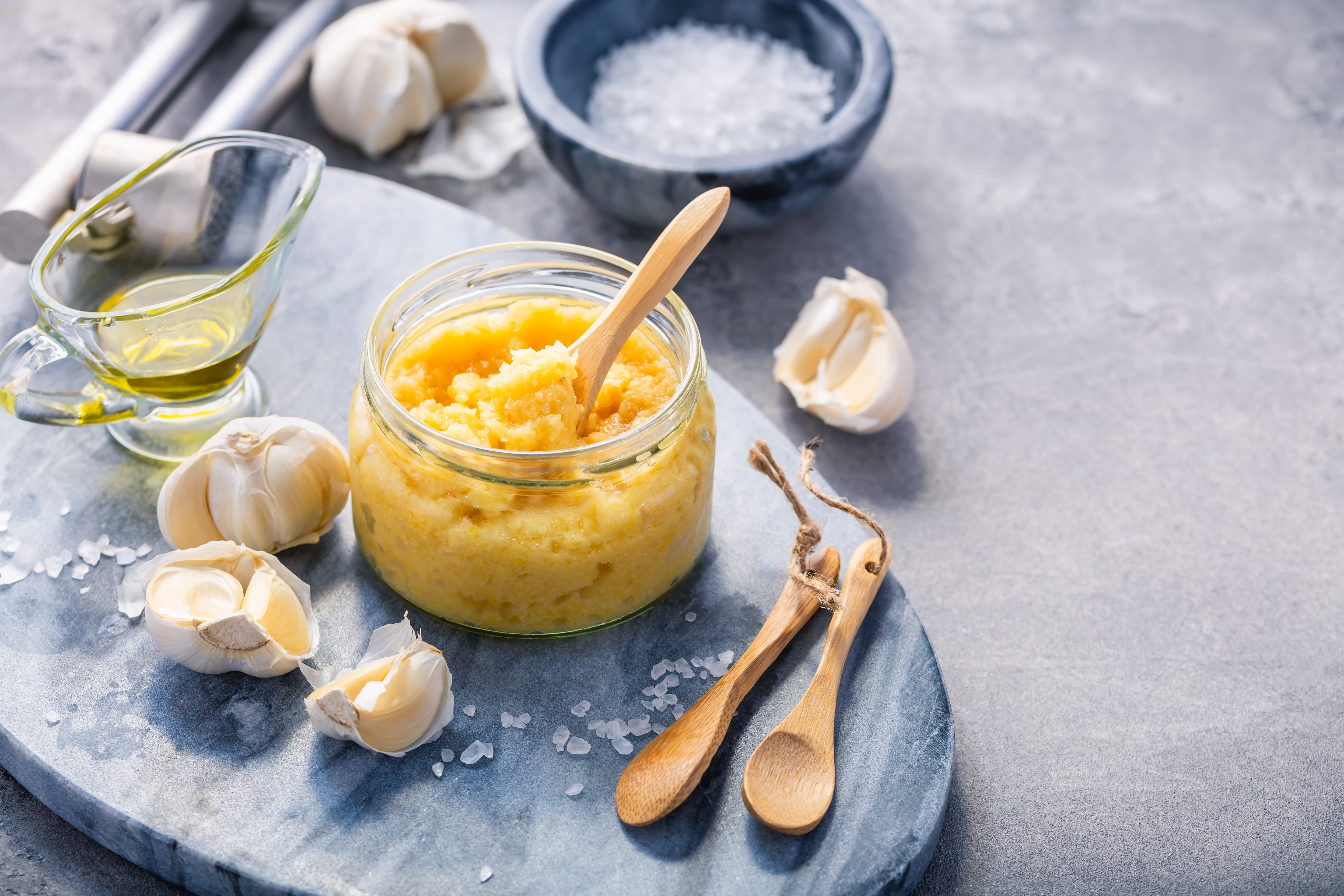 usturoi la borcan mujdei