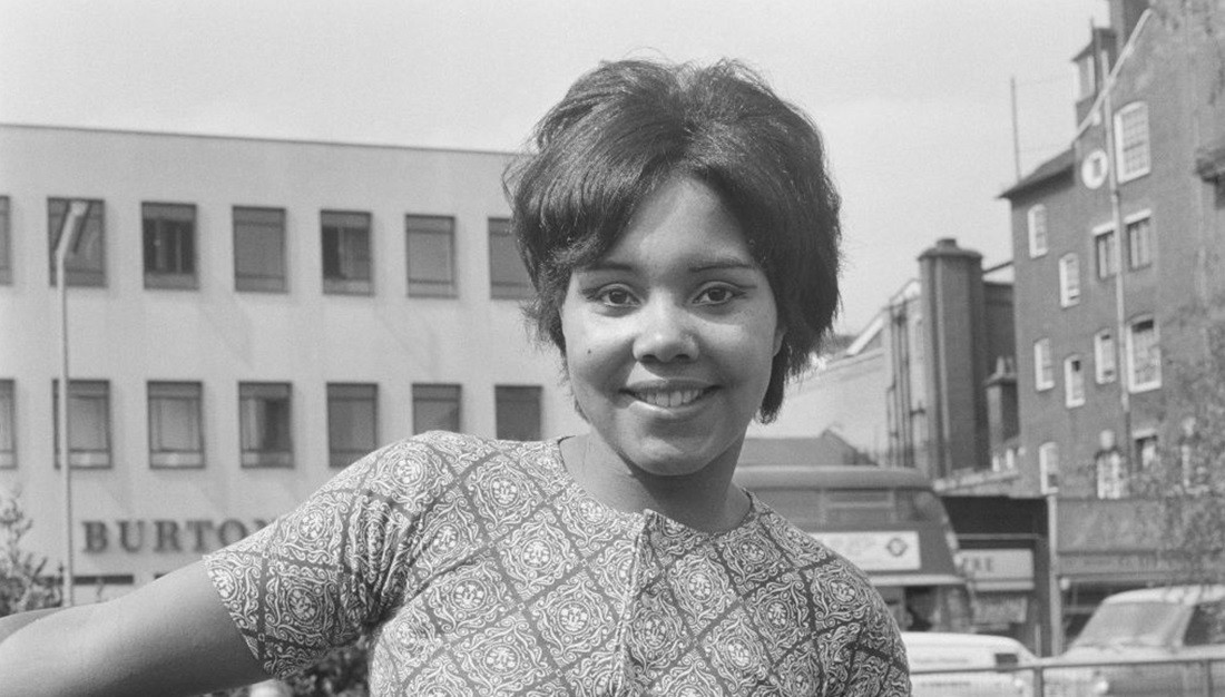 A murit Cleo Sylvestre. Actrița a fost prima femeie de culoare care a jucat un rol principal la Teatrul Național din Londra