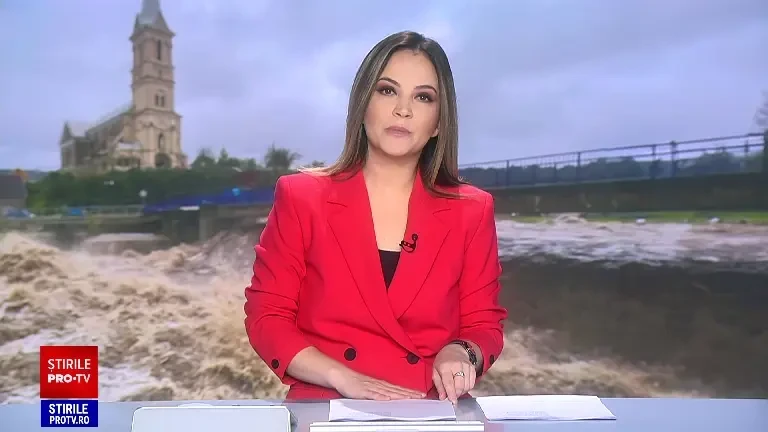 Inundații istorice la Budapesta, semnele de circulație au dispărut sub apă. Când este așteptată viitura Dunării și în România